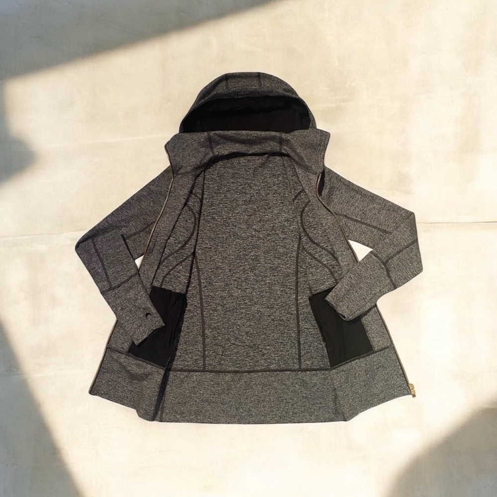 Lululemon Grey Marbled
Jacket. Size 6 - Picture 4 of 7